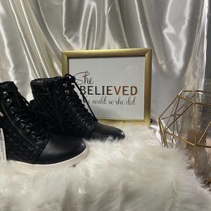 NWT & BOX - White Mountain Unreal Black Boot - Women's Sz 7.5